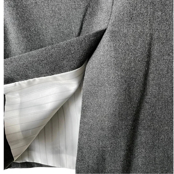 BANANA REPUBLIC | Classic Charcoal Gray Tailored Twill Suit Blazer Size 6P - Picture 6 of 9